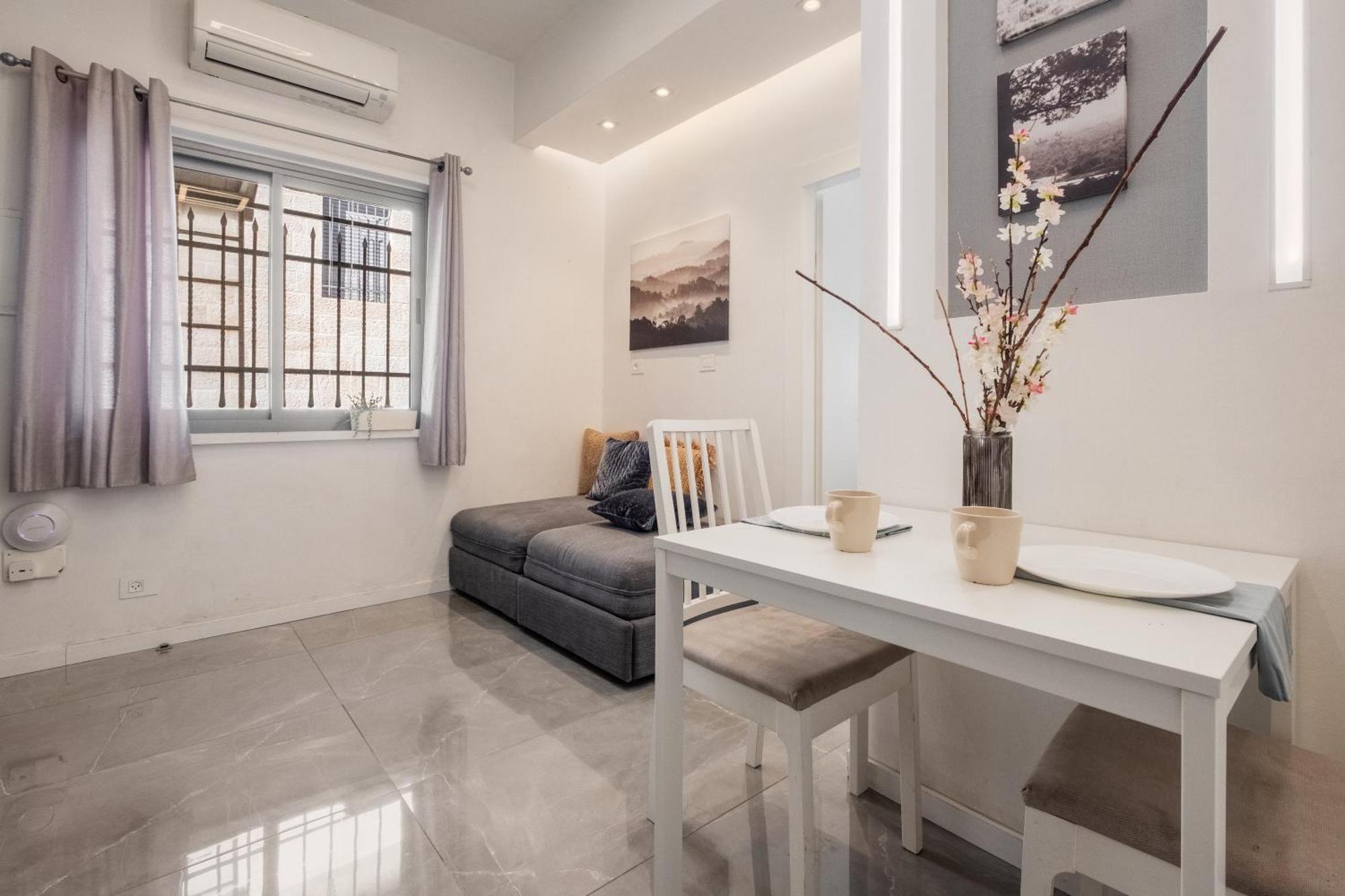 Dinning Room, Bedroom And Balcony เยรูซาเลม ภายนอก รูปภาพ